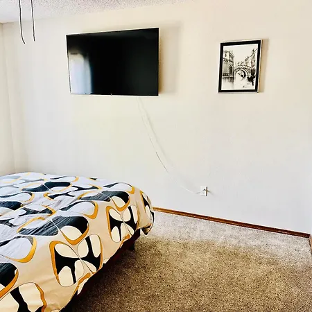 3Br Home 2Br Unit Close To Usafa With Fireplace